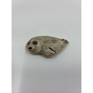 Vintage Small Seal Clay Refrigerator Magnet Beige Blue eyes Jim Hayes 1985 *Tail